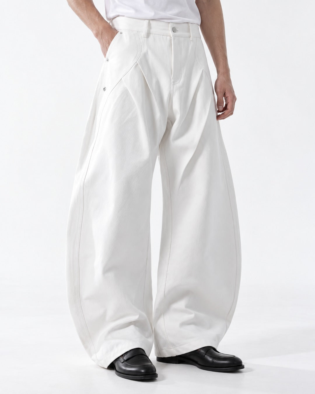 Curved Pleat Balloon Wide-Leg Trousers