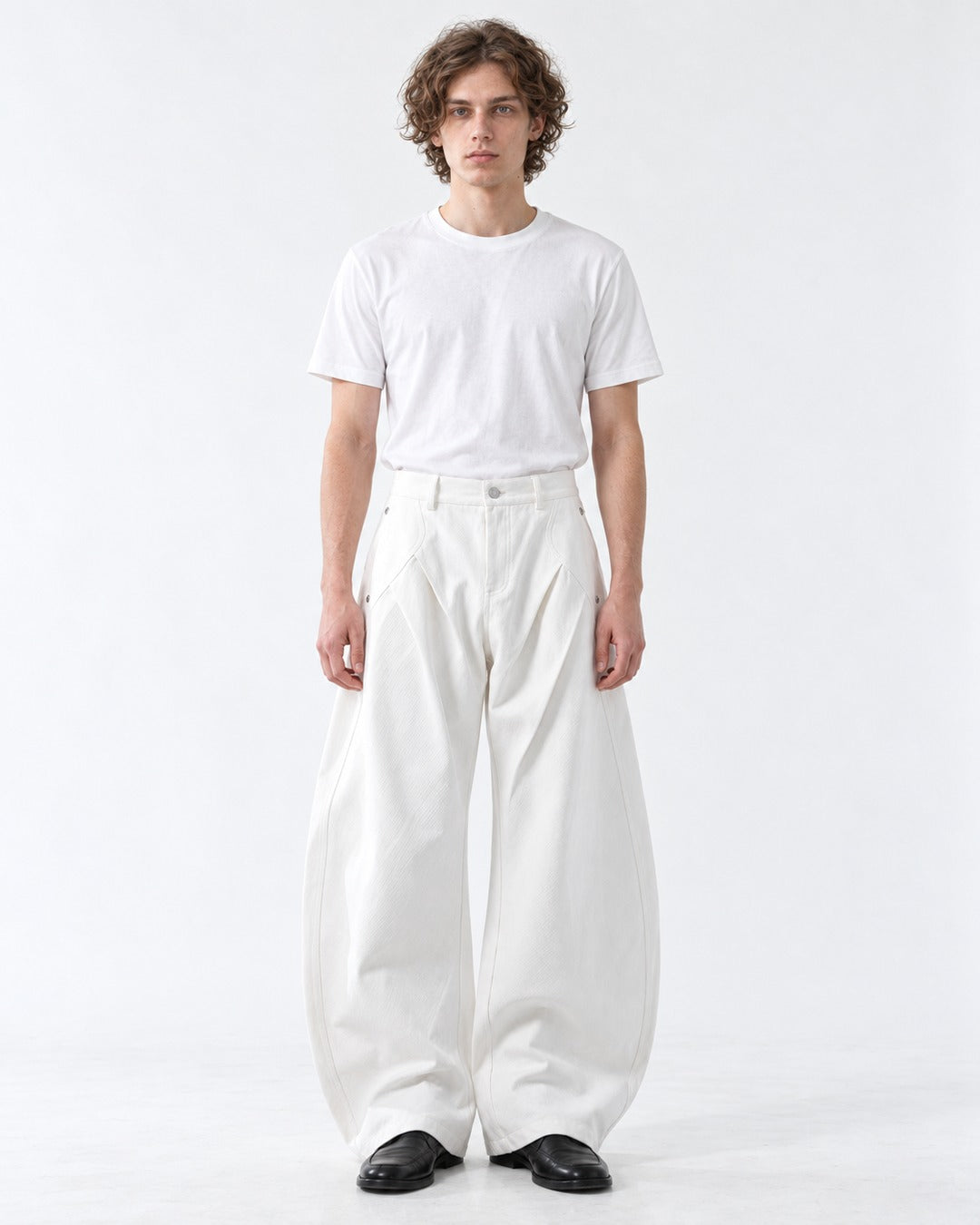 Curved Pleat Balloon Wide-Leg Trousers