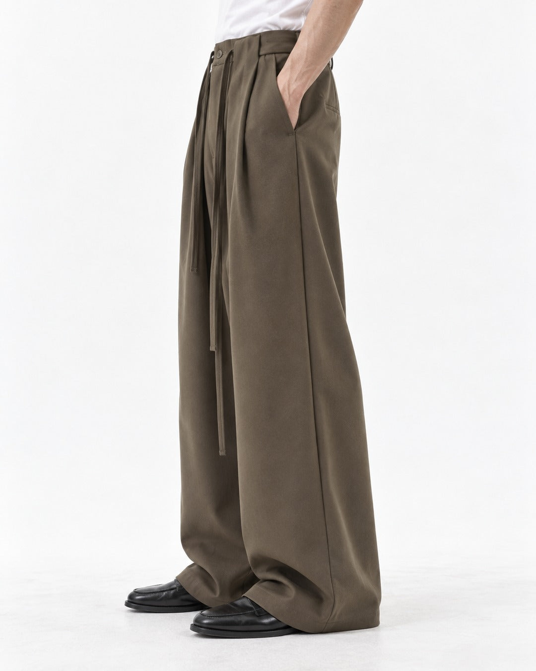 Drawstring Pleated Wide Trousers