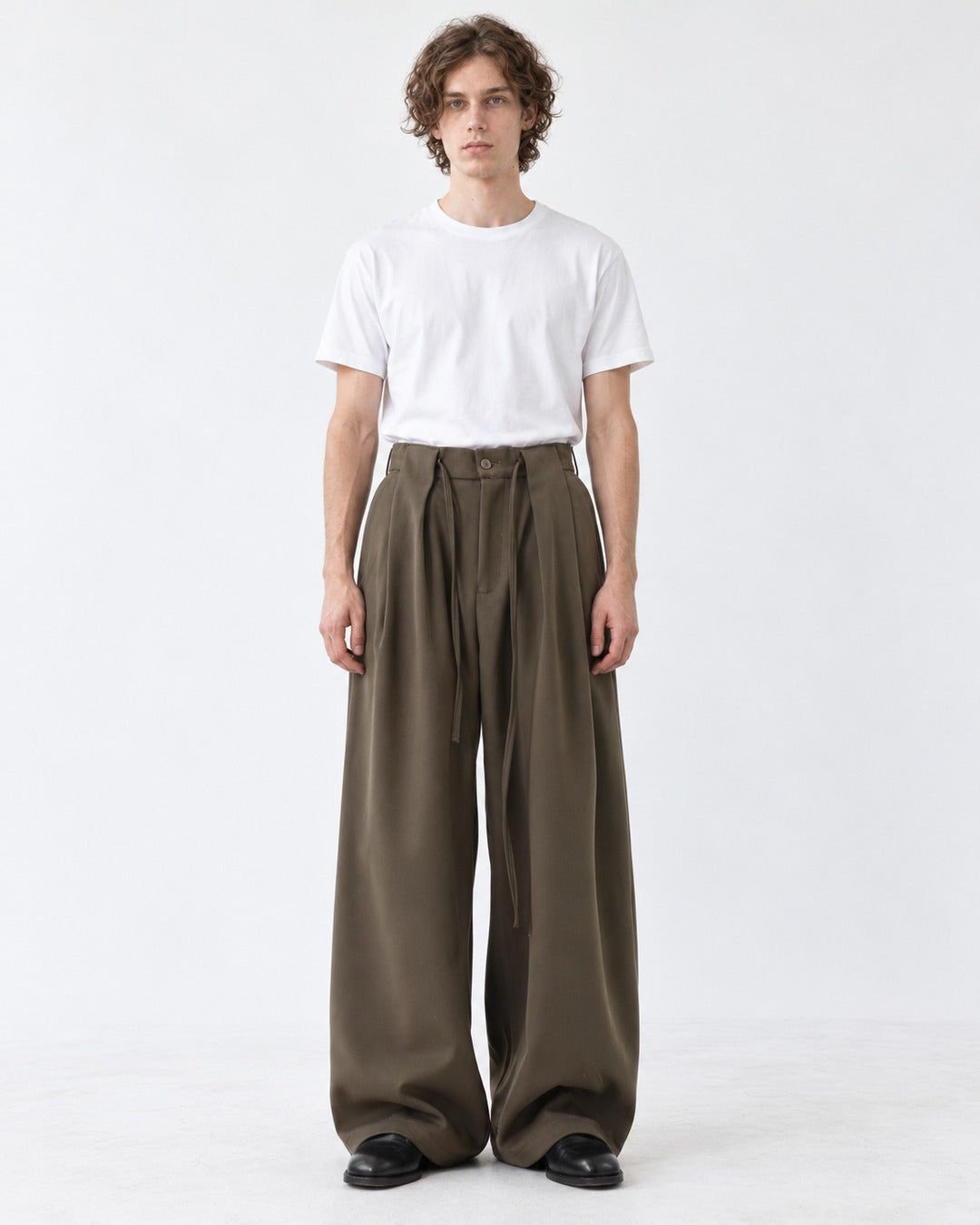 Drawstring Pleated Wide Trousers