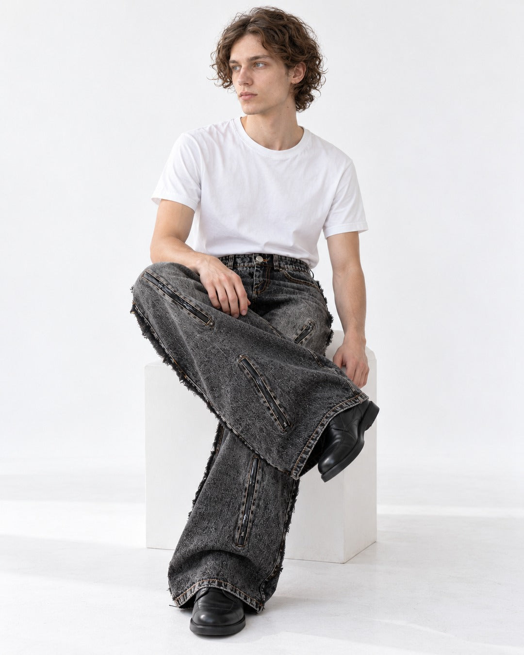 Frayed-Seam Zip-Pocket Wide-Leg Jeans