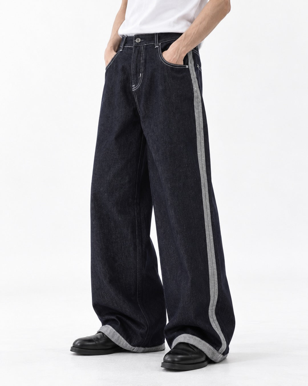 Reverse-Seam Side-Panel Wide-Leg Jeans