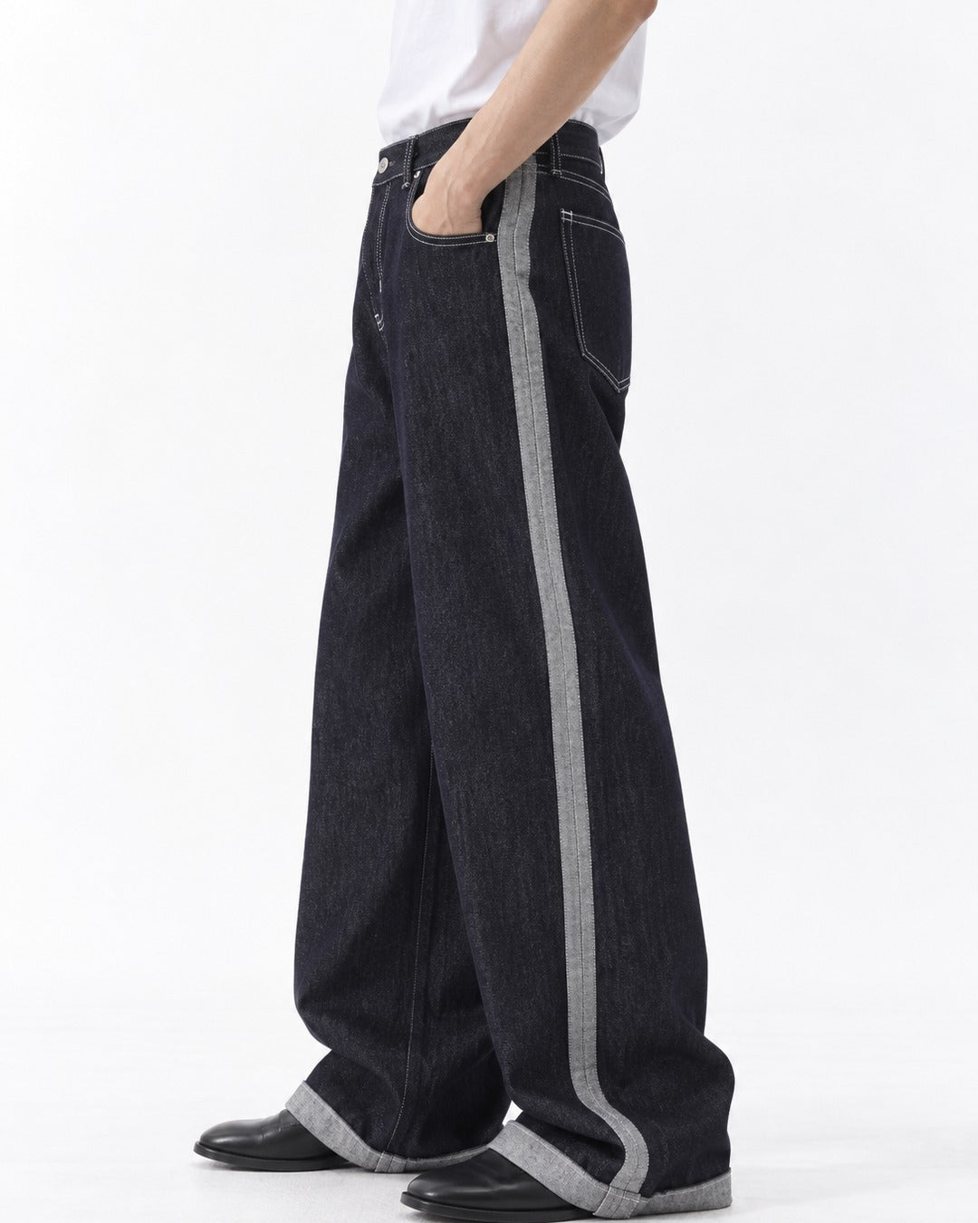 Reverse-Seam Side-Panel Wide-Leg Jeans