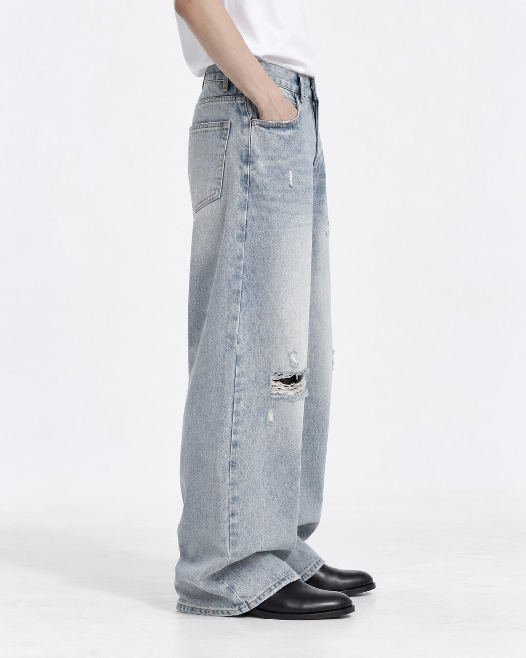 Distressed Wide-Leg Jeans With Raw Hem