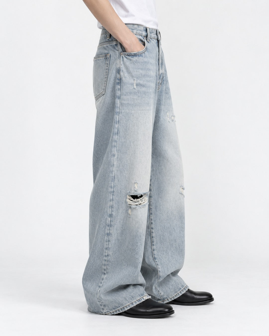 Distressed Wide-Leg Jeans With Raw Hem