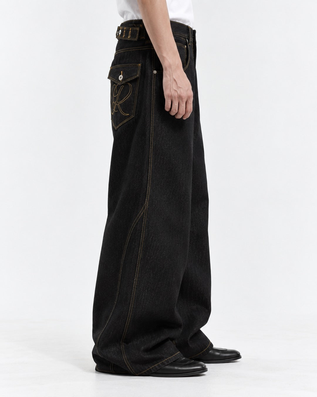 Embroidered Flap Pocket Wide-Leg Jeans