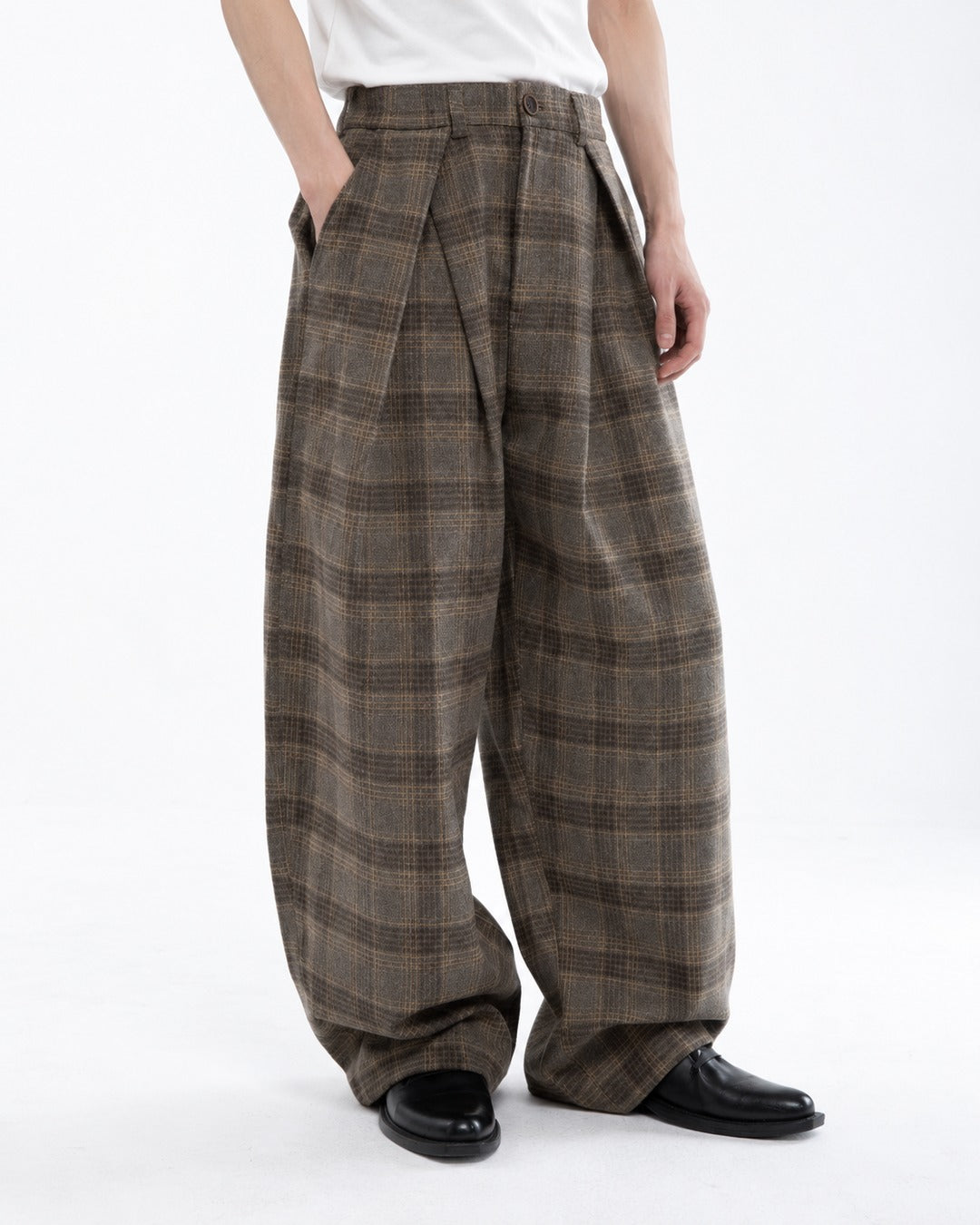 Plaid Pleated Wide-Leg Trousers