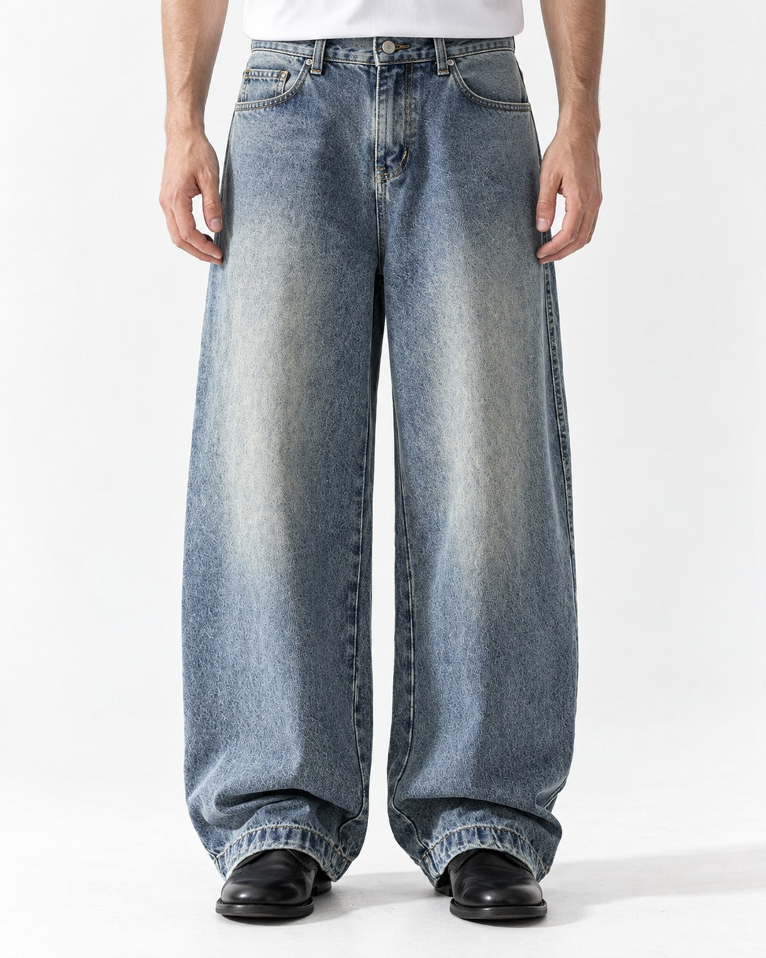 Curved-Seam Baggy Jeans