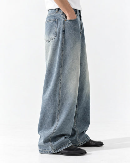 Curved-Seam Baggy Jeans