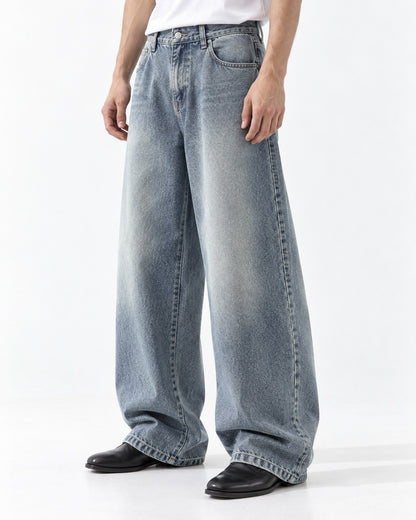 Curved-Seam Baggy Jeans