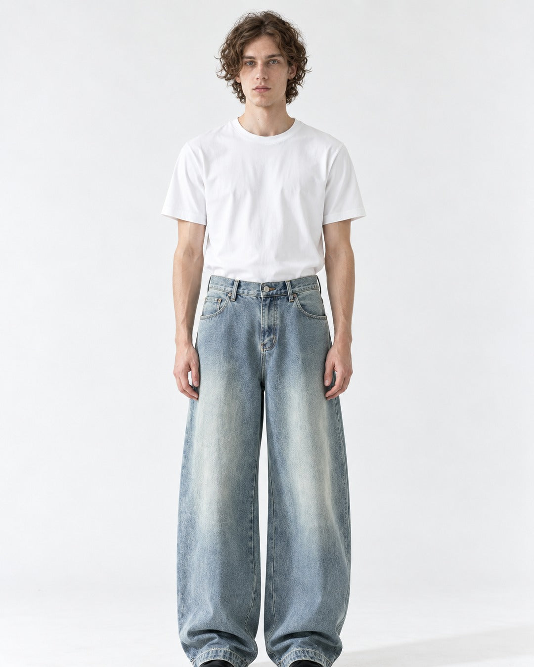 Curved-Seam Baggy Jeans