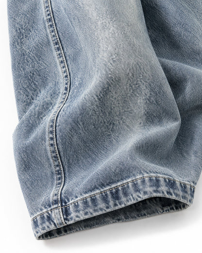 Curved-Seam Baggy Jeans