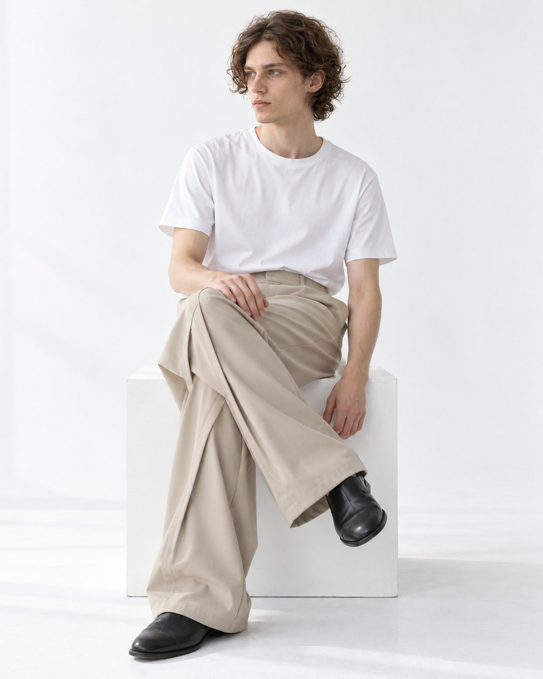 Crossed Seam Balloon-Leg Trousers