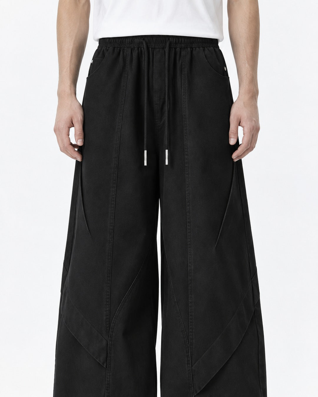 Diagonal-Seam Balloon-Leg Workwear Pants
