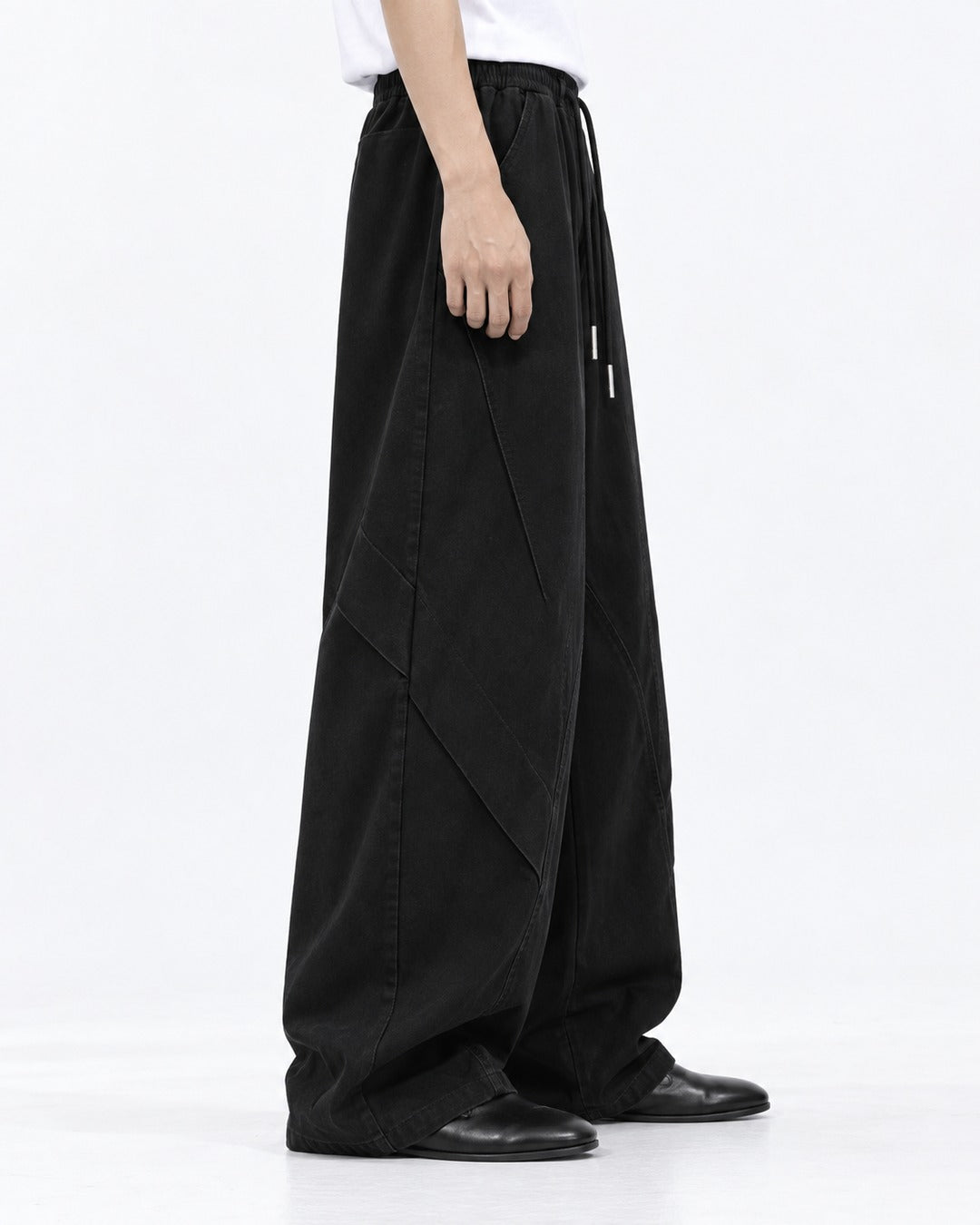 Diagonal-Seam Balloon-Leg Workwear Pants