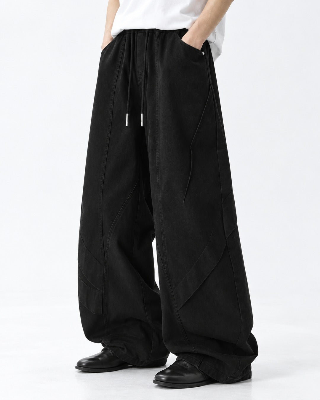 Diagonal-Seam Balloon-Leg Workwear Pants