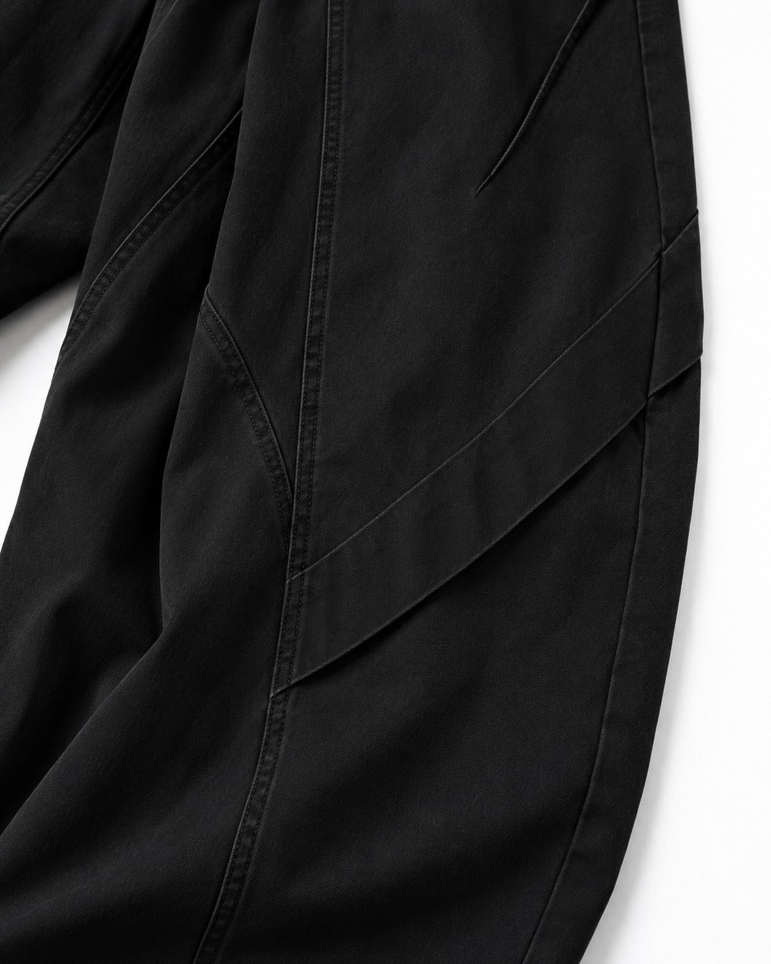 Diagonal-Seam Balloon-Leg Workwear Pants