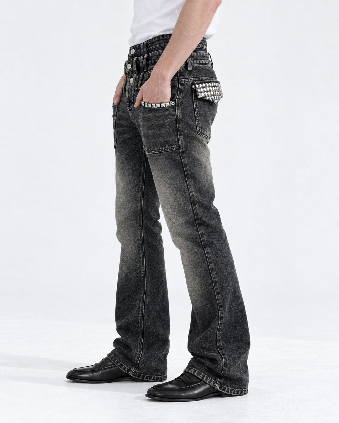 Rivet-Detail Distressed Jeans