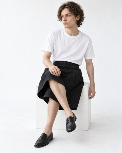 Pleated Wide-Leg Shorts (Black)