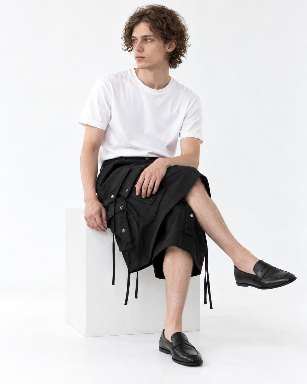 Multi-Pocket Workwear Shorts with Drawstring Hem