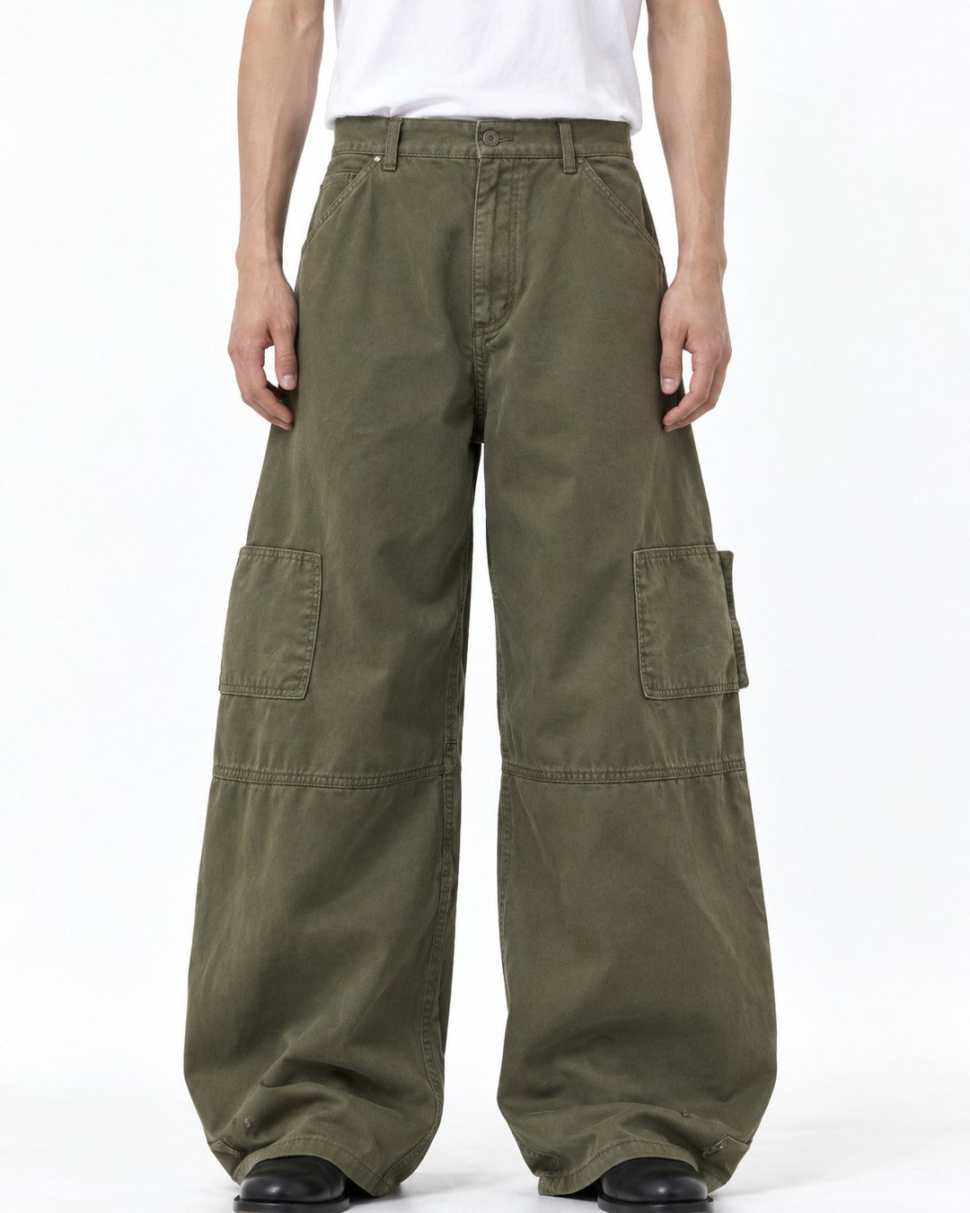 Pleated Patch-Pocket Barrel-Leg Cargo Pants