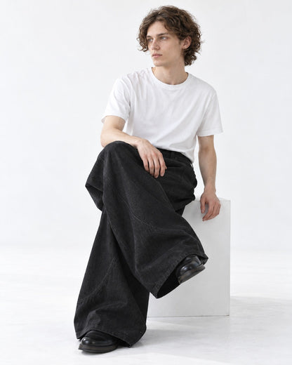 Diagonal-Seam Balloon Jeans