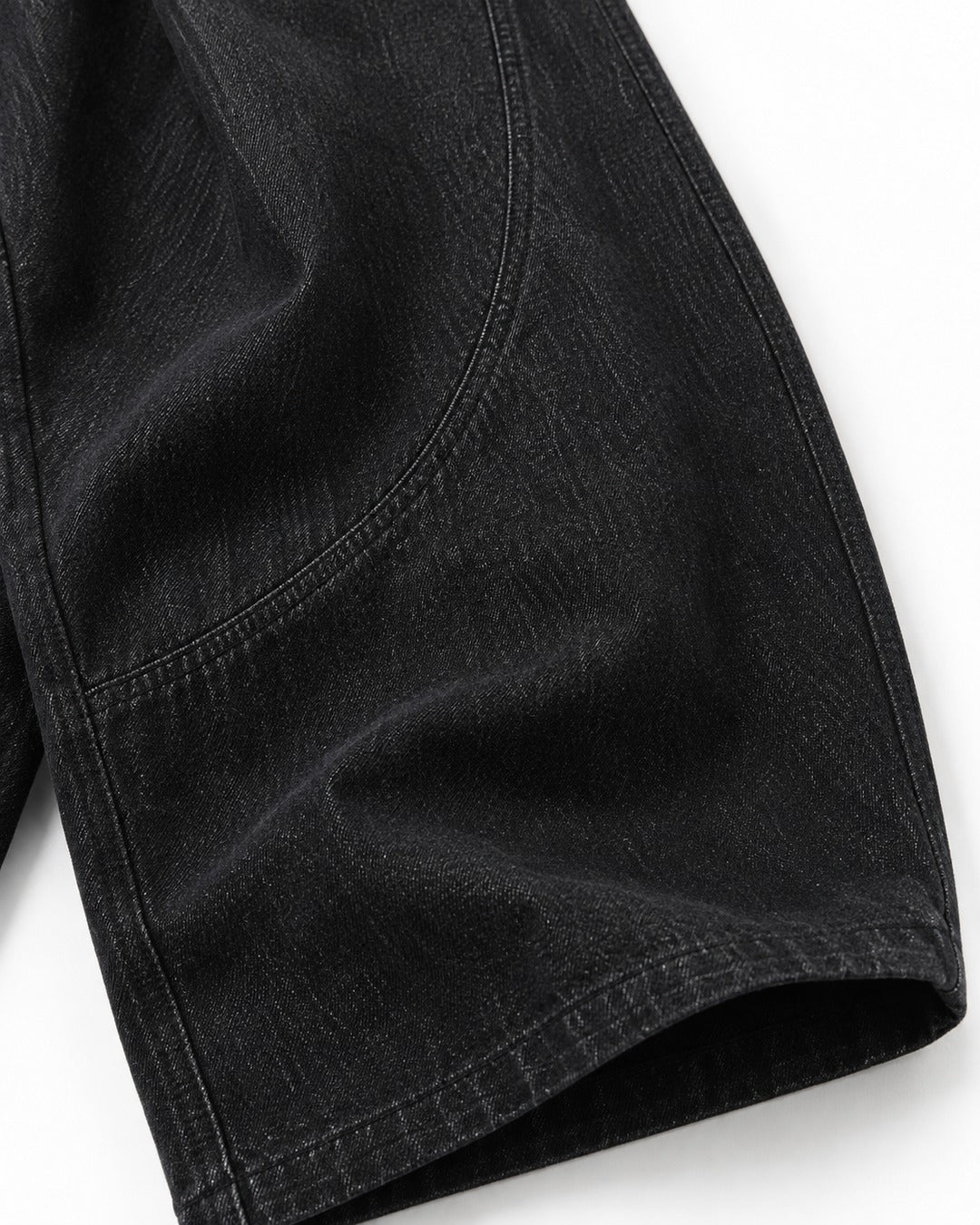 Diagonal-Seam Balloon Jeans