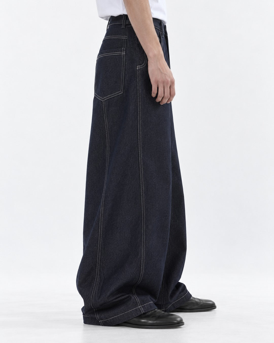Topstitched Patch-Pocket Balloon Jeans