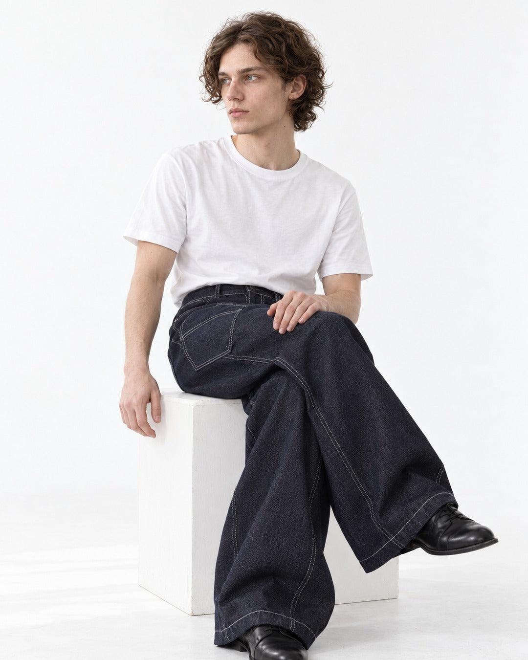 Topstitched Patch-Pocket Balloon Jeans