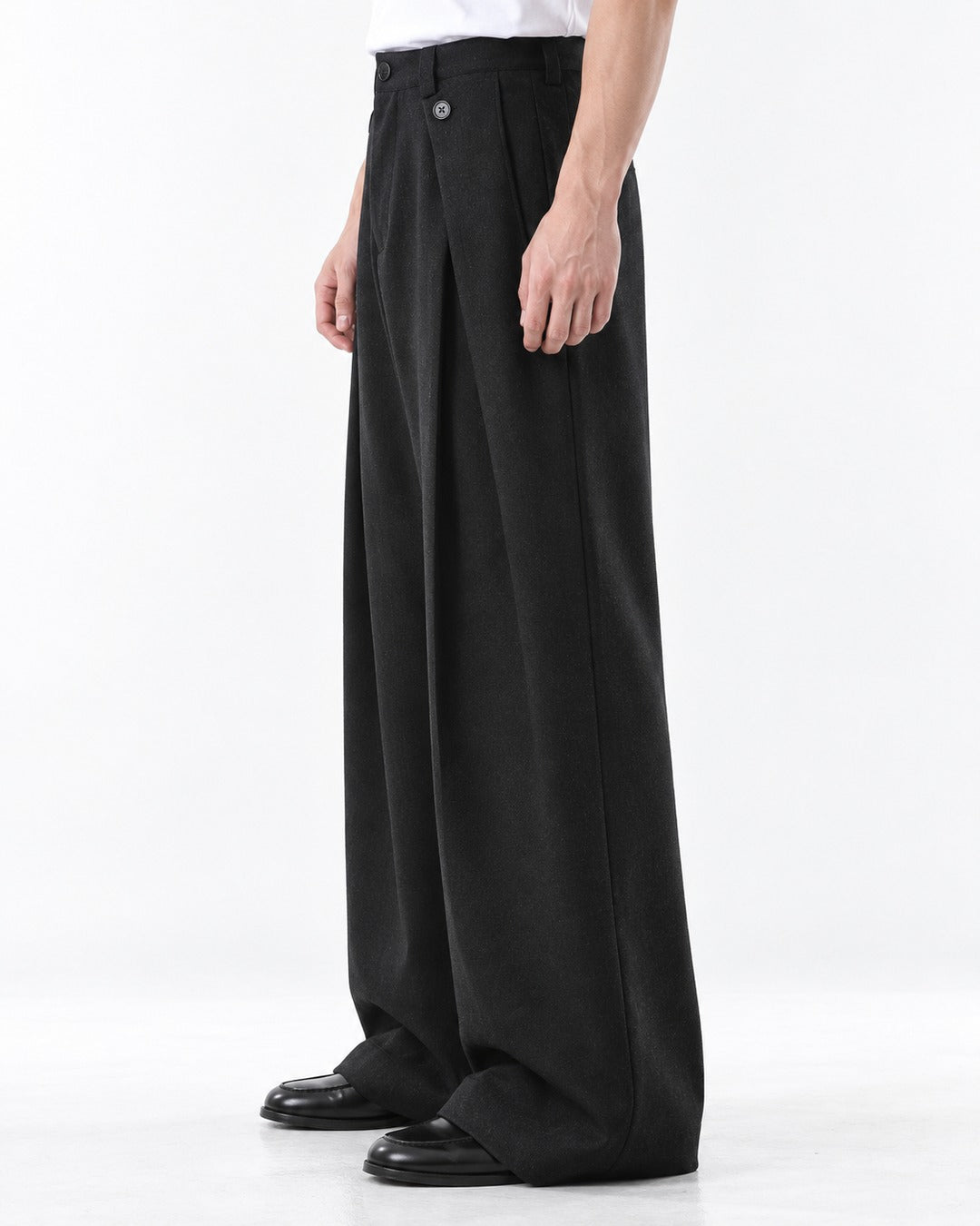 Pleated Wide-Leg Pants