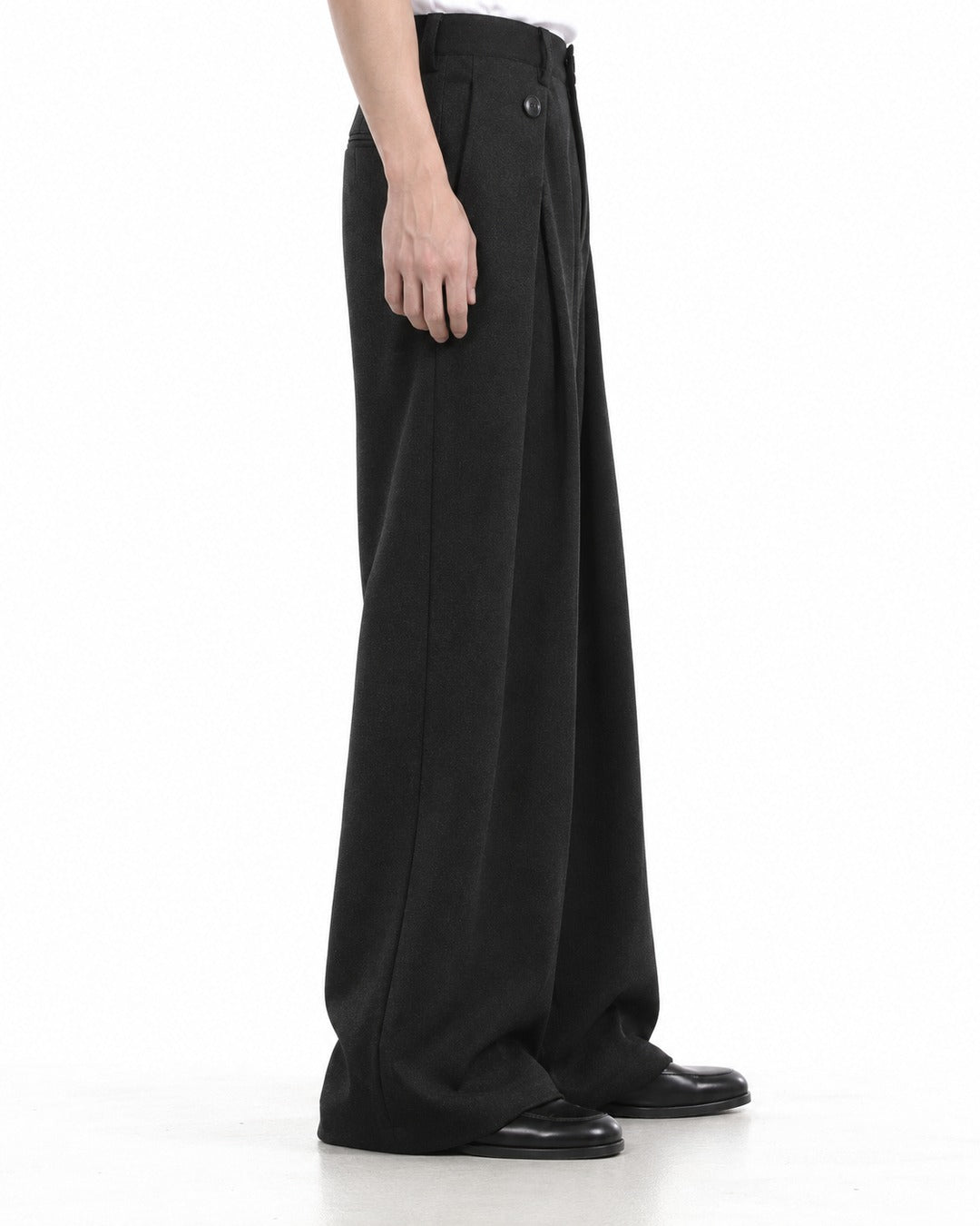 Pleated Wide-Leg Pants with Ankle Zip