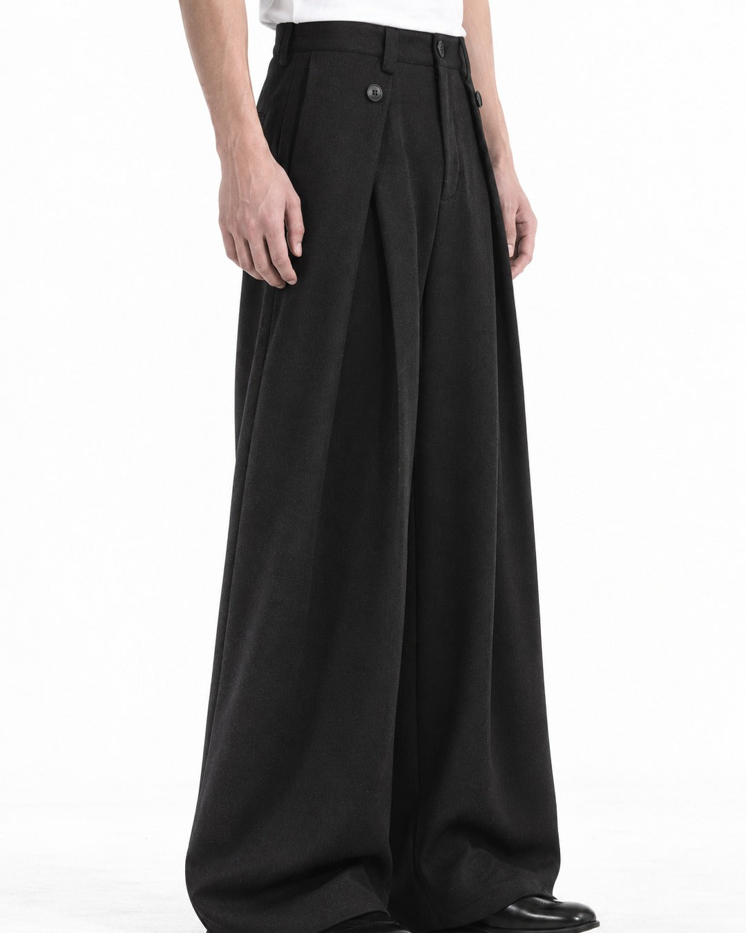 Pleated Wide-Leg Pants with Ankle Zip