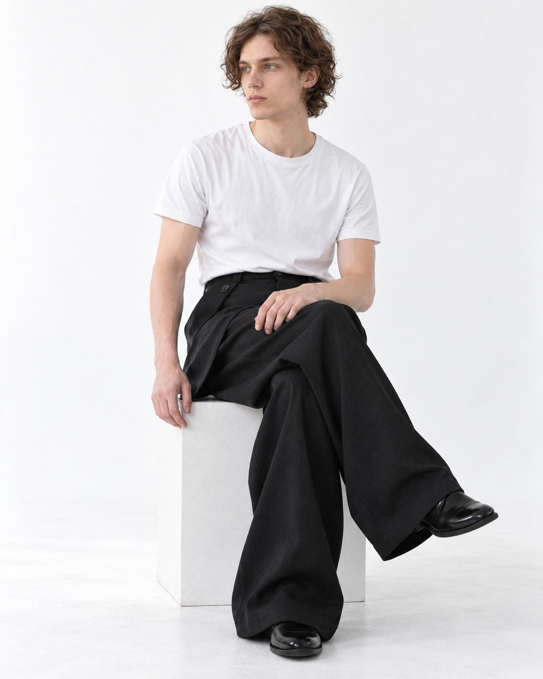 Pleated Wide-Leg Pants with Ankle Zip