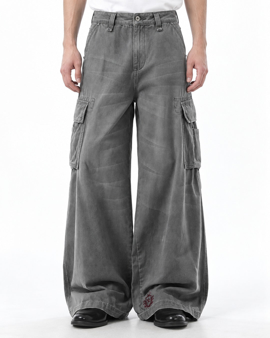 Star-Embroidered Wide-Leg Cargo Jeans