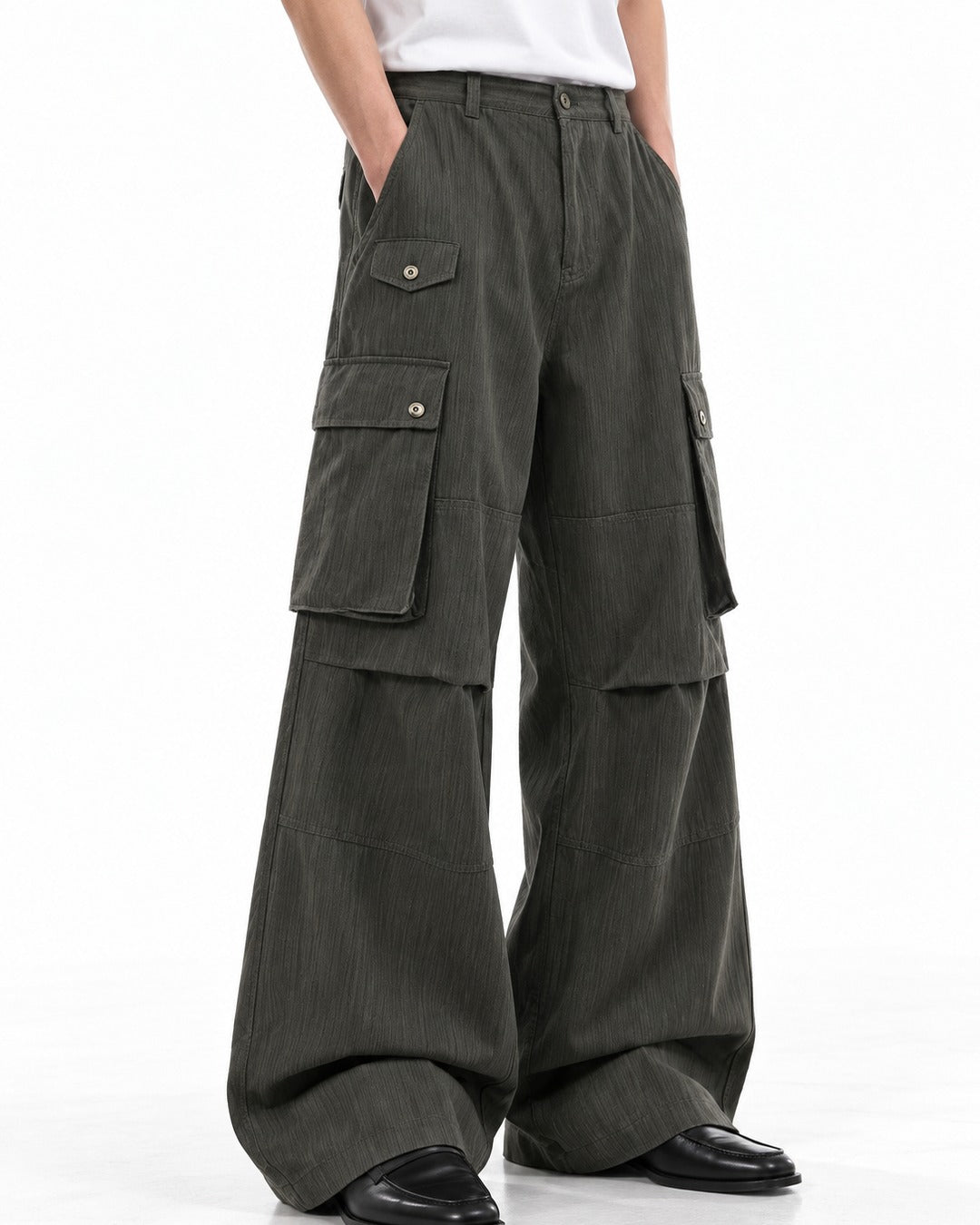 Flap Pocket Paneled Wide-Leg Cargo Trousers