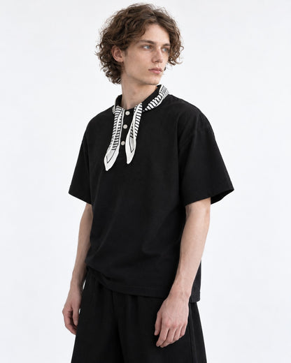 Tee with Graphic Collar Print