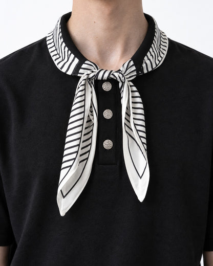 Tee with Graphic Collar Print