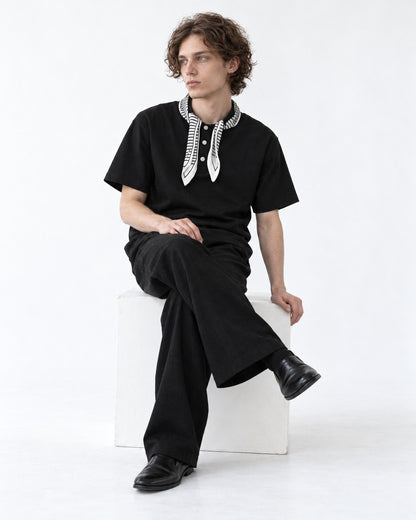 Tee with Graphic Collar Print