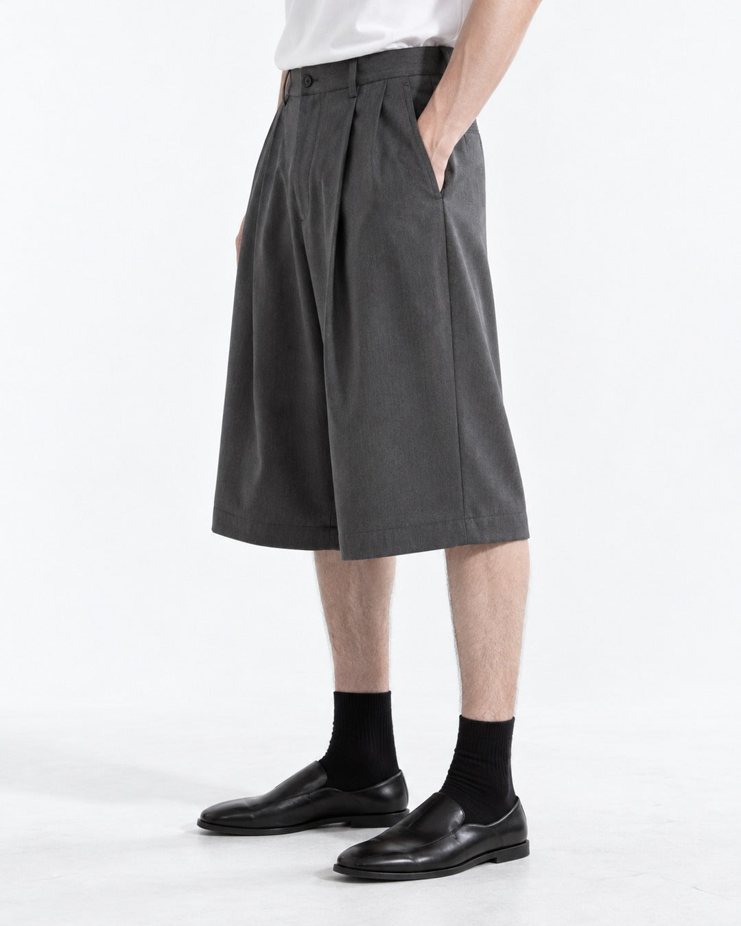 Pleated Wide-Leg Shorts
