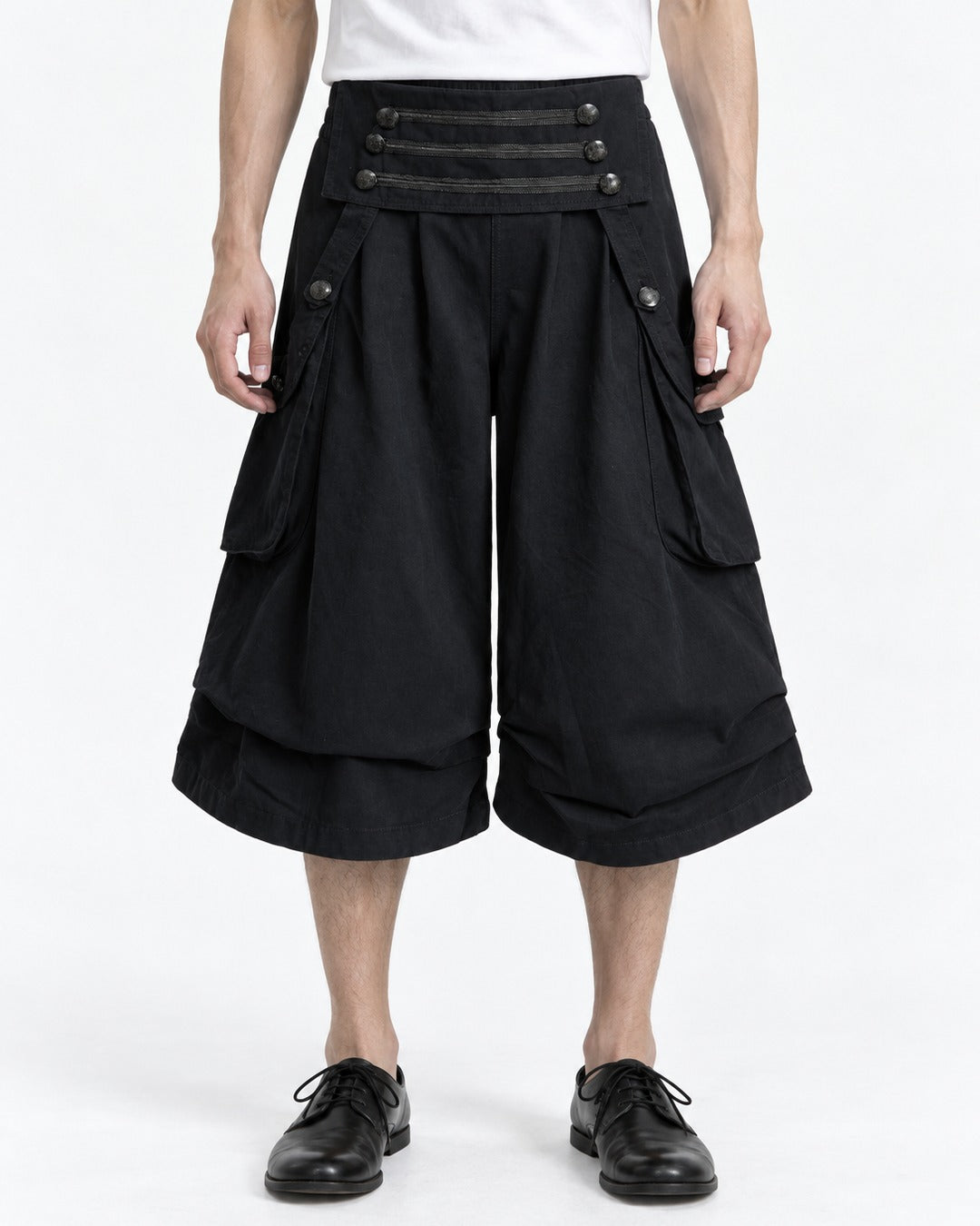 Triple-Snap Waistband Cropped Cargo Shorts