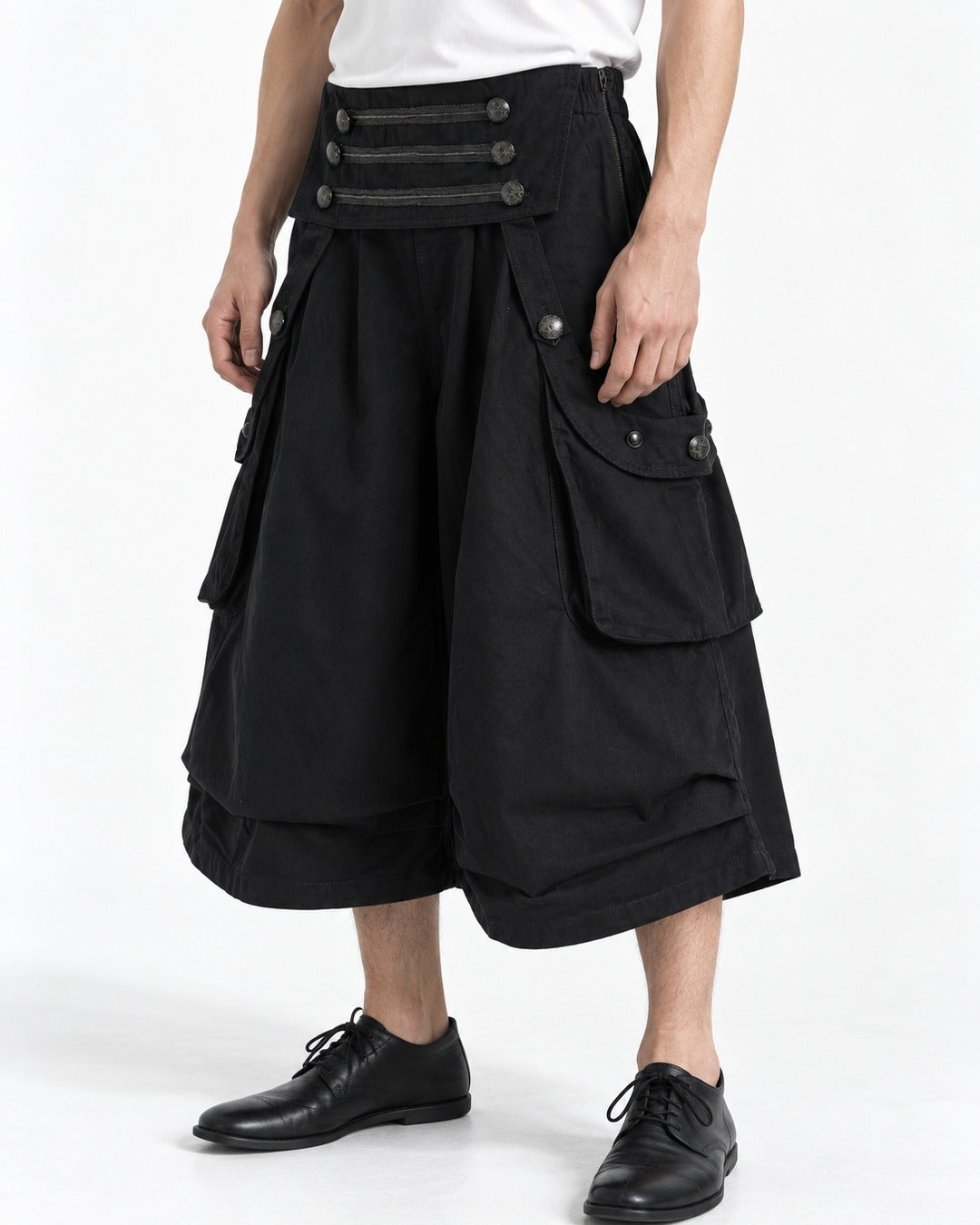 Triple-Snap Waistband Cropped Cargo Shorts