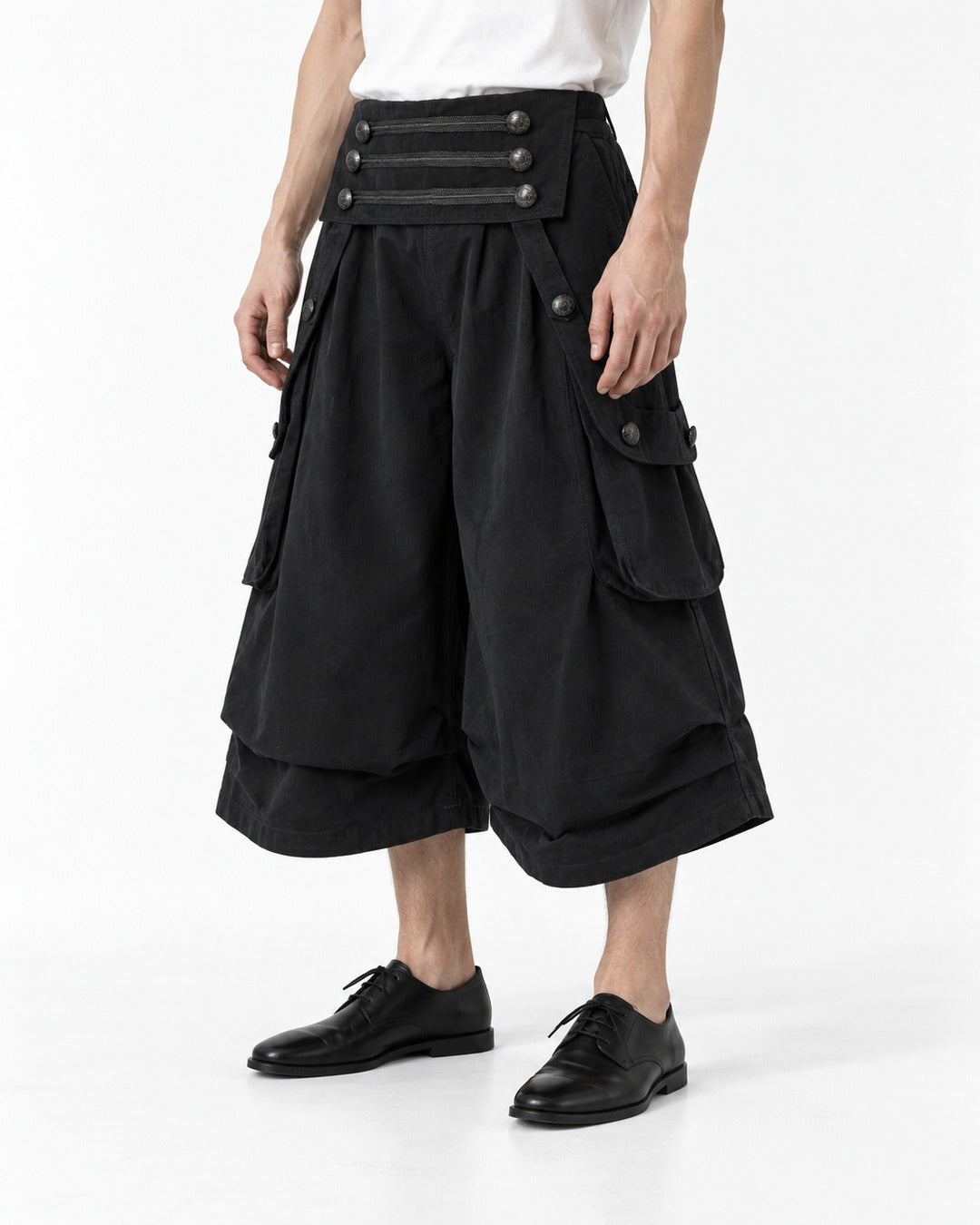 Triple-Snap Waistband Cropped Cargo Shorts