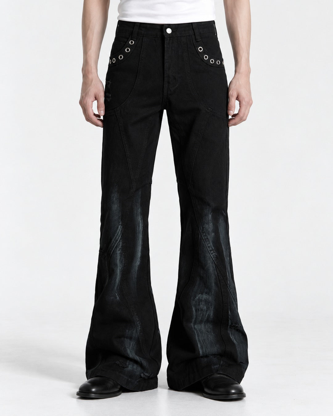 Grommet-Detail Flared Jeans