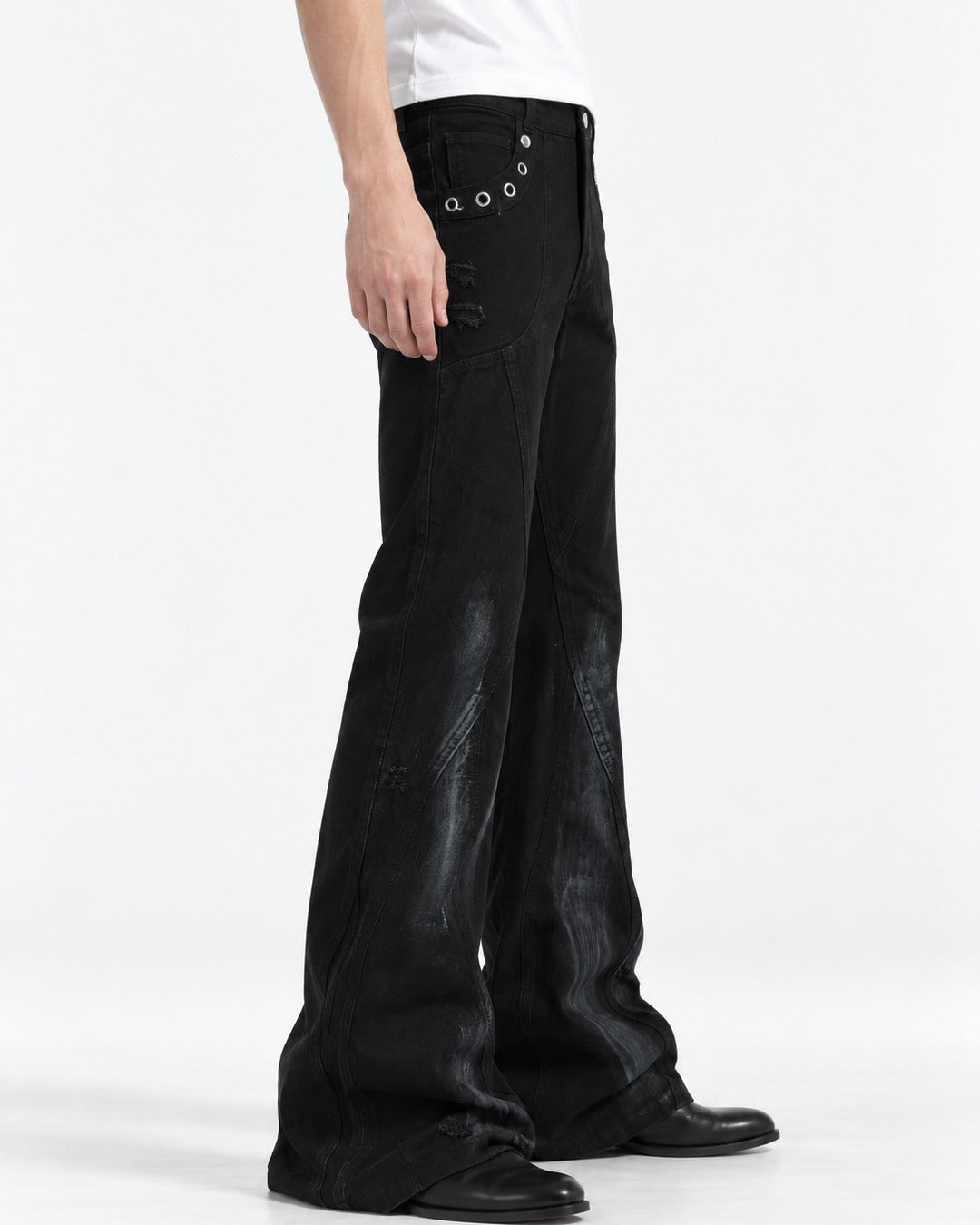 Grommet-Detail Flared Jeans