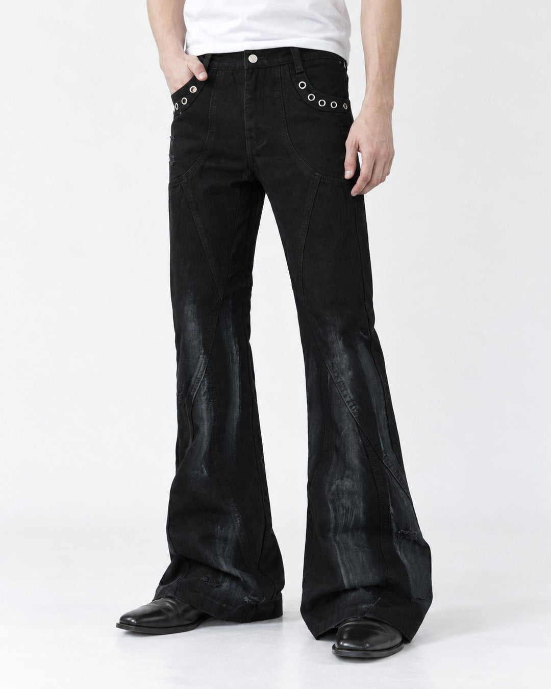 Grommet-Detail Flared Jeans