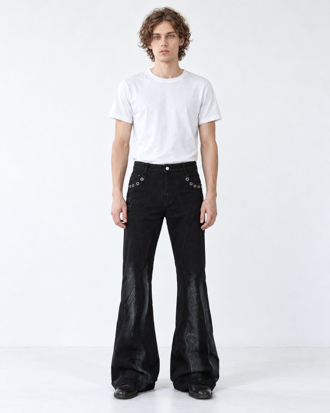 Grommet-Detail Flared Jeans