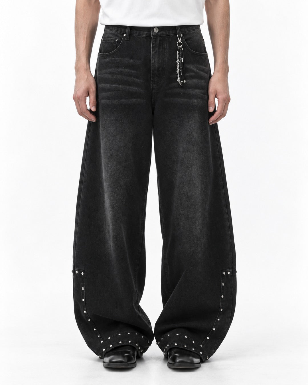 Rivet-Hem Barrel-Leg Jeans