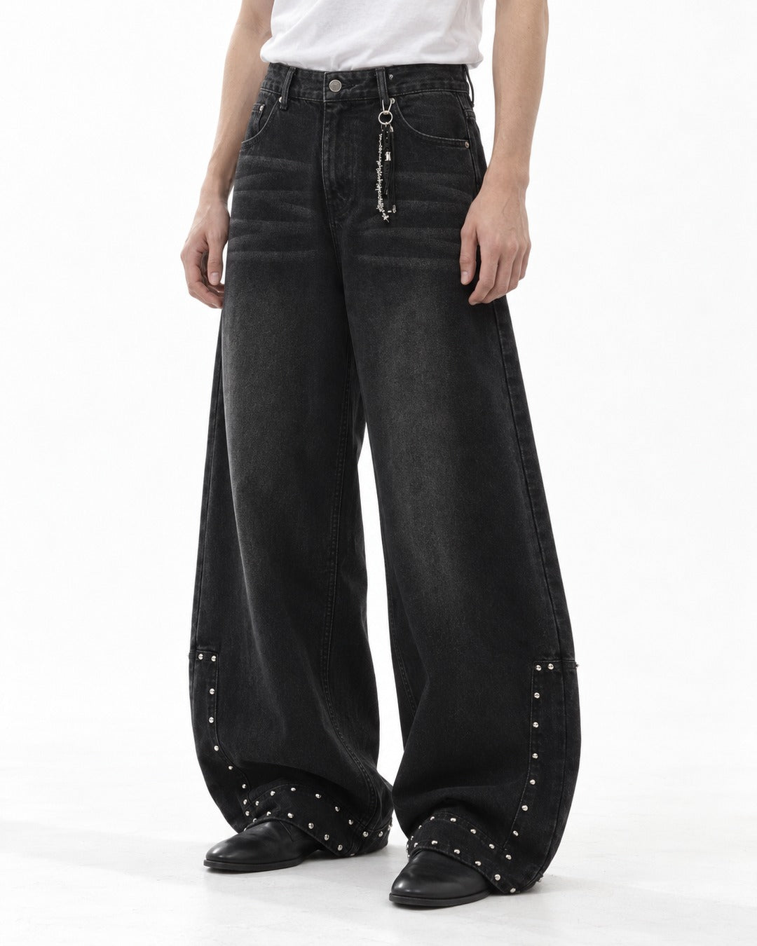 Rivet-Hem Barrel-Leg Jeans